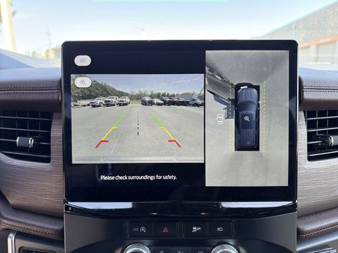 Used 2024 Ford Expedition Max Limited image 3