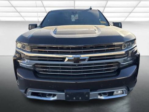 Used 2019 Chevrolet Silverado 1500 High Country w/ Technology Package image 2