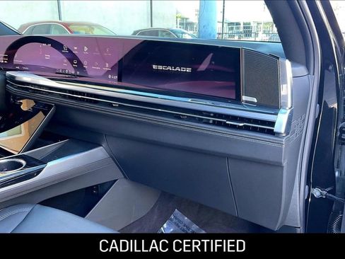 Used 2026 Cadillac Escalade ESV Sport w/ LPO, ONYX Package image 18