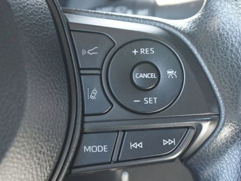 Used 2022 Toyota Corolla LE image 8