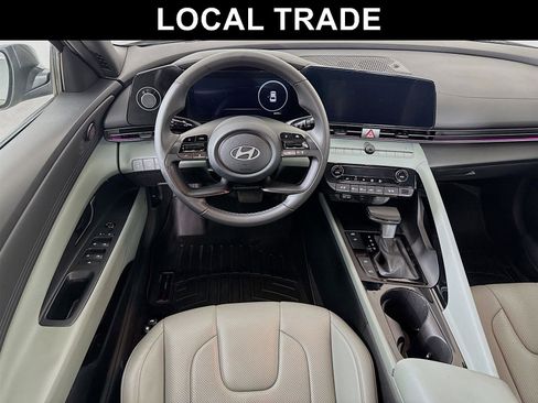 Used 2025 Hyundai Elantra Limited FWD image 2