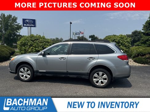 Used 2011 Subaru Outback 2.5i Premium AWD/4WD image 9