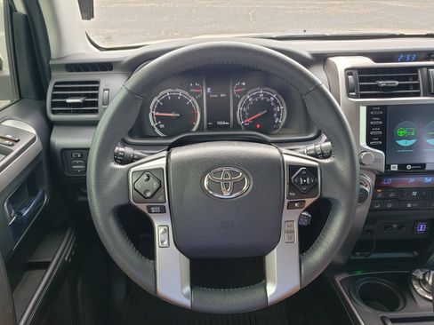 Used 2022 Toyota 4Runner Limited AWD/4WD image 13