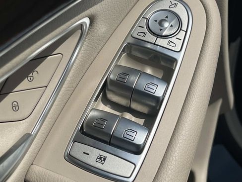 Certified 2022 Mercedes-Benz GLC 300 image 20