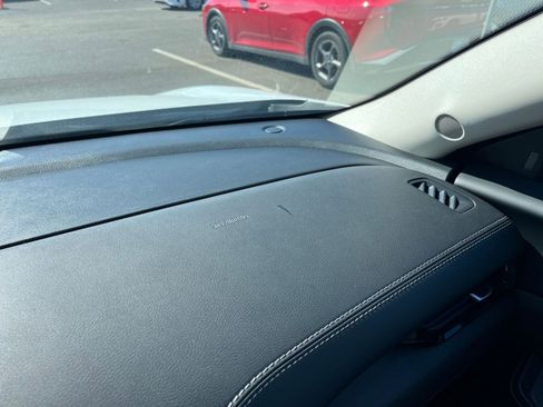 Used 2025 Nissan Sentra SV image 34