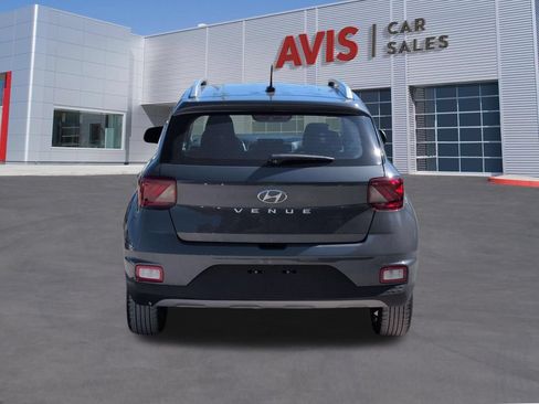 Used 2025 Hyundai Venue SEL FWD image 7
