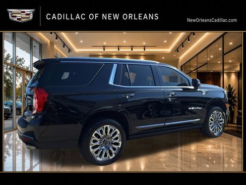 Used 2023 GMC Yukon Denali Ultimate AWD/4WD image 3
