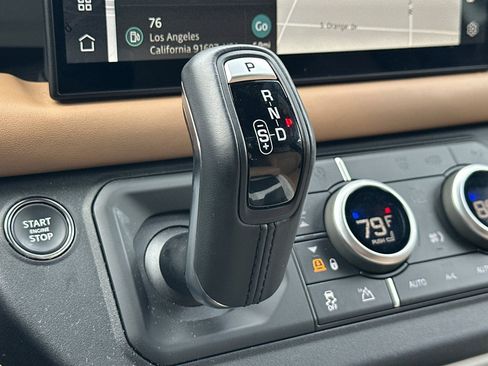 Used 2025 Land Rover Defender 110 S image 24