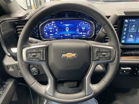 Used 2025 Chevrolet Silverado 1500 LT image 34