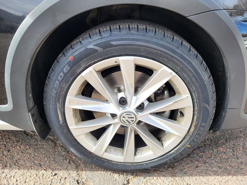 Used 2018 Volkswagen Golf Alltrack S image 18