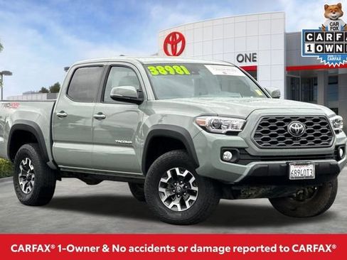Used 2023 Toyota Tacoma TRD Off-Road image 2