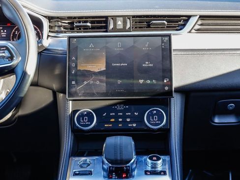 Used 2024 Jaguar F-PACE R-Dynamic S image 16