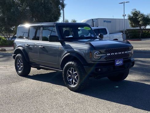 Certified 2025 Ford Bronco Badlands AWD/4WD image 8