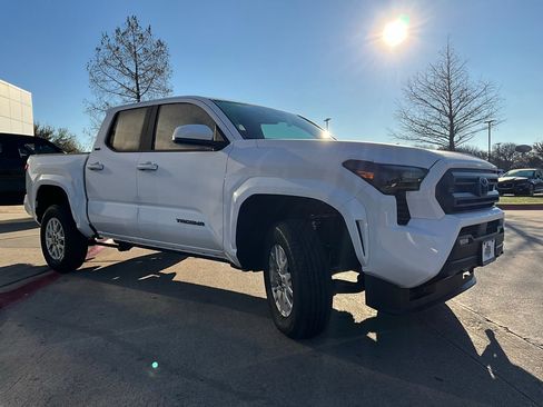 New 2026 Toyota Tacoma SR5 image 4