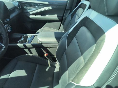 Used 2024 Chevrolet Blazer EV LT AWD/4WD image 3
