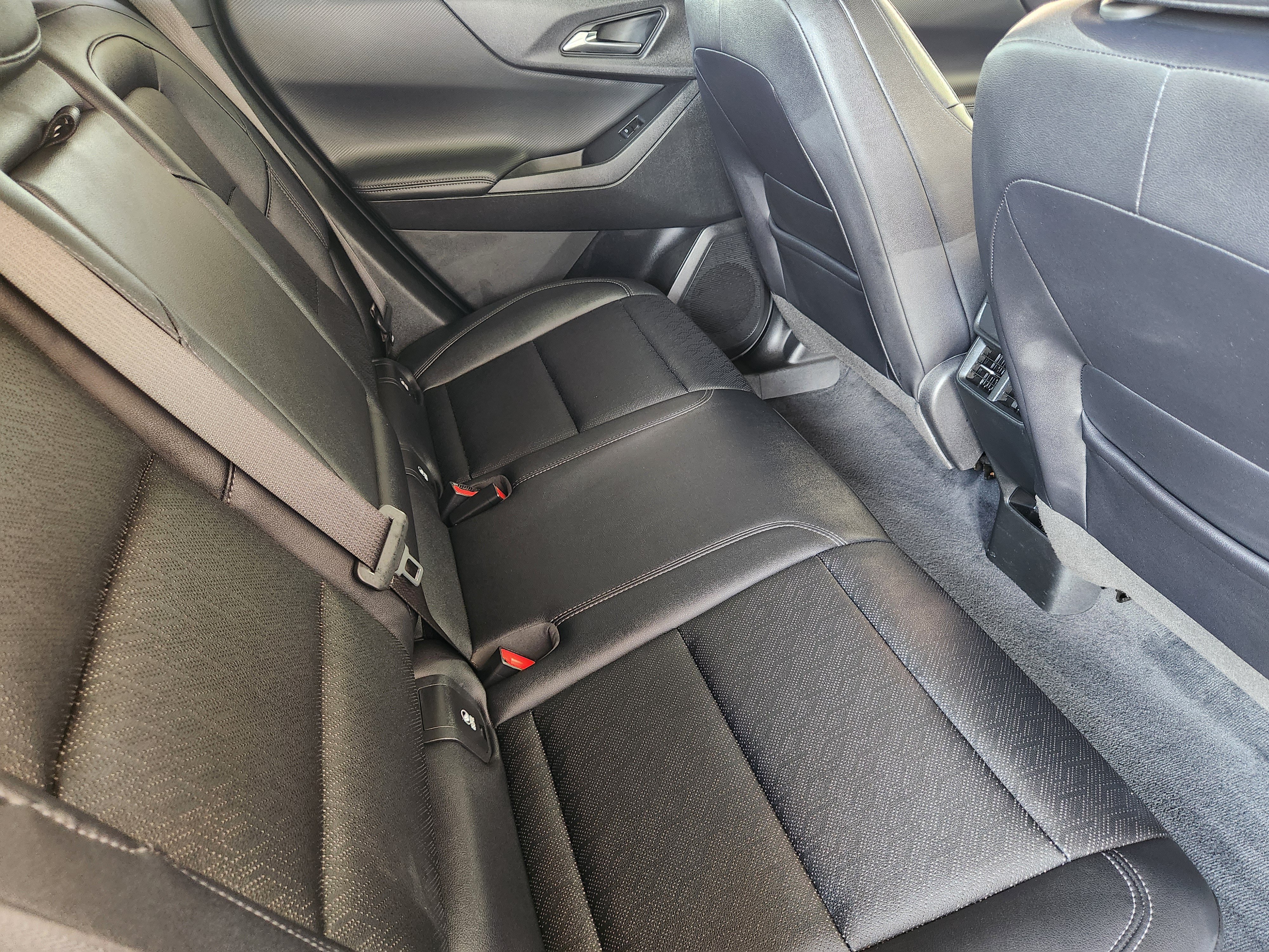 Used 2025 Chevrolet Equinox LT w/ Convenience Package II FWD image 33