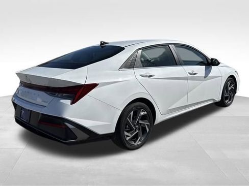 New 2026 Hyundai Elantra Limited image 5