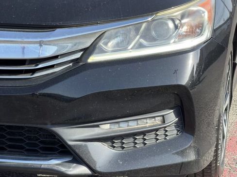 Used 2017 Honda Accord EX-L image 7