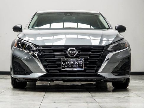 Used 2024 Nissan Altima 2.5 S FWD image 7