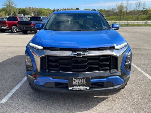 Used 2025 Chevrolet Equinox ACTIV w/ Safety and Technology Package FWD image 2