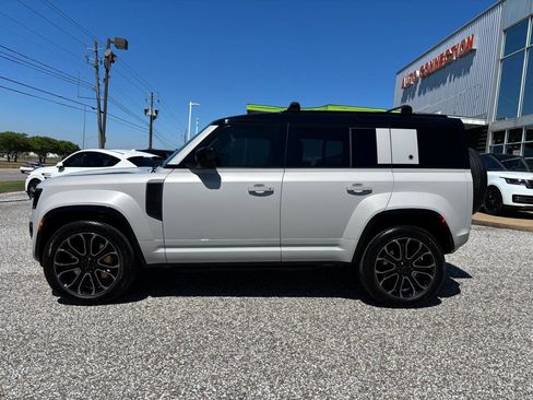 Used 2026 Land Rover Defender 110 image 6