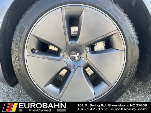 Used 2023 Tesla Model 3 Standard Range image 32