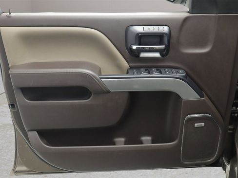 Used 2015 Chevrolet Silverado 1500 LTZ Z71 w/ LTZ Plus Package image 11