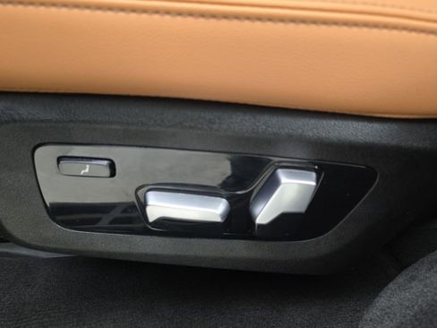 Certified 2024 BMW X7 xDrive40i w/ M Sport Package image 26