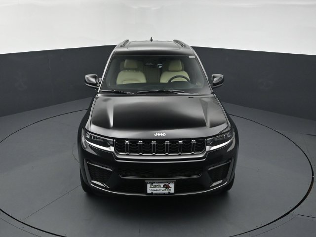 New 2026 Jeep Grand Cherokee Limited w/ Trailer Tow Package AWD/4WD image 13