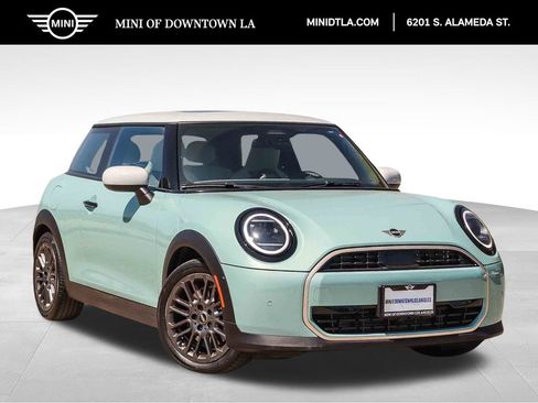 Used 2025 MINI Cooper 2-Door Hardtop FWD image 1