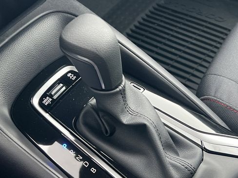 Used 2025 Toyota Corolla SE image 17