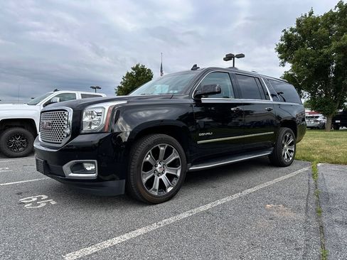 Used 2017 GMC Yukon XL Denali w/ Open Road Package AWD/4WD image 2