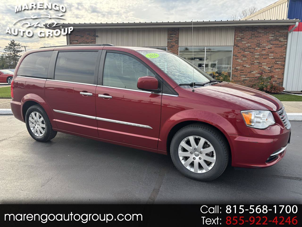 Used 2016 Chrysler Town & Country Touring w/ Driver Convenience Group FWD image 1