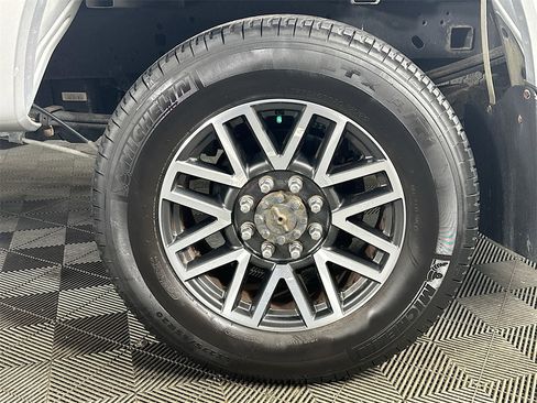 Used 2018 Ford F250 Lariat w/ Lariat Value Package image 32