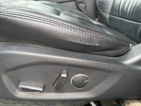 Used 2018 Ford Explorer XLT w/ Equipment Group 202A image 25