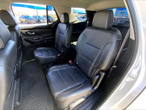 Used 2020 Chevrolet Traverse LT w/ LT Premium Package image 21