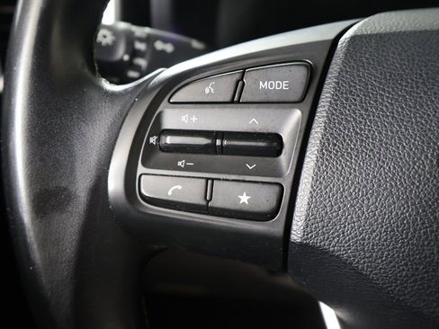 Used 2023 Hyundai Venue SEL image 34