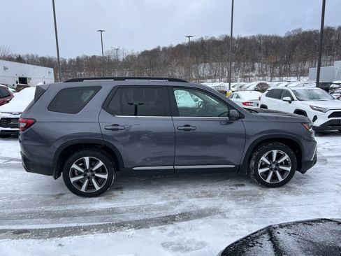 Used 2024 Honda Pilot Touring image 6
