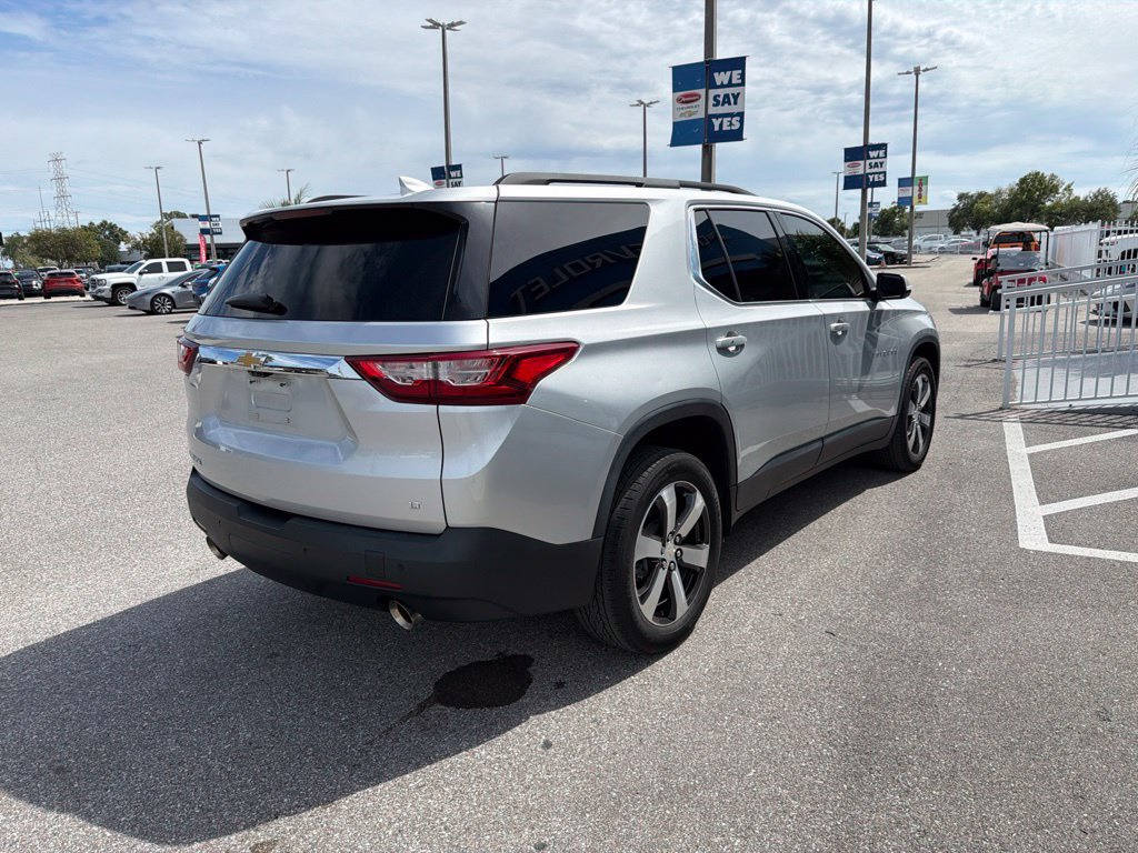 Used 2021 Chevrolet Traverse LT w/ LT Premium Package FWD image 10