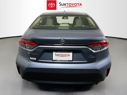 Used 2026 Toyota Corolla LE FWD image 5
