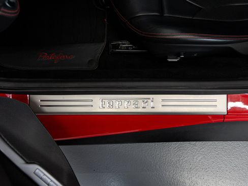 Used 2020 Ferrari Portofino RWD image 44
