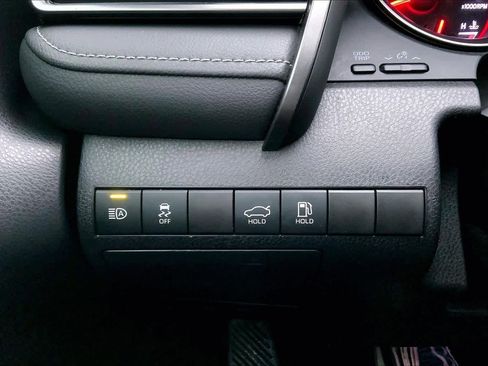 Used 2022 Toyota Camry XSE image 32