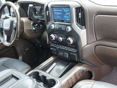 Used 2022 GMC Sierra 3500 Denali w/ Denali Ultimate Package AWD/4WD image 27