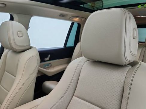 Used 2022 Mercedes-Benz GLS 450 4MATIC image 39