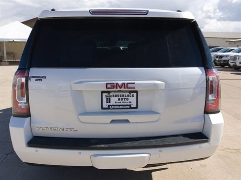 Used 2016 GMC Yukon XL SLT w/ Open Road Package AWD/4WD image 4