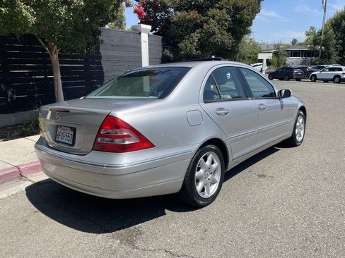 Used 2003 Mercedes-Benz C 320 Sedan image 9