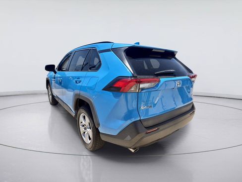 Used 2021 Toyota RAV4 XLE AWD/4WD image 5