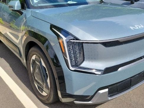 Certified 2024 Kia EV9 Land AWD/4WD image 10