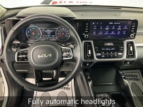Certified 2023 Kia Sorento EX image 18