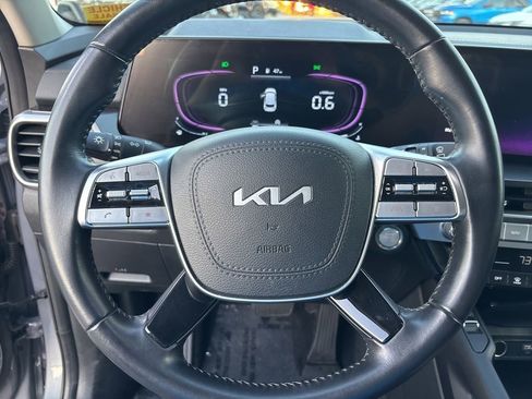 Used 2025 Kia Telluride S FWD image 13
